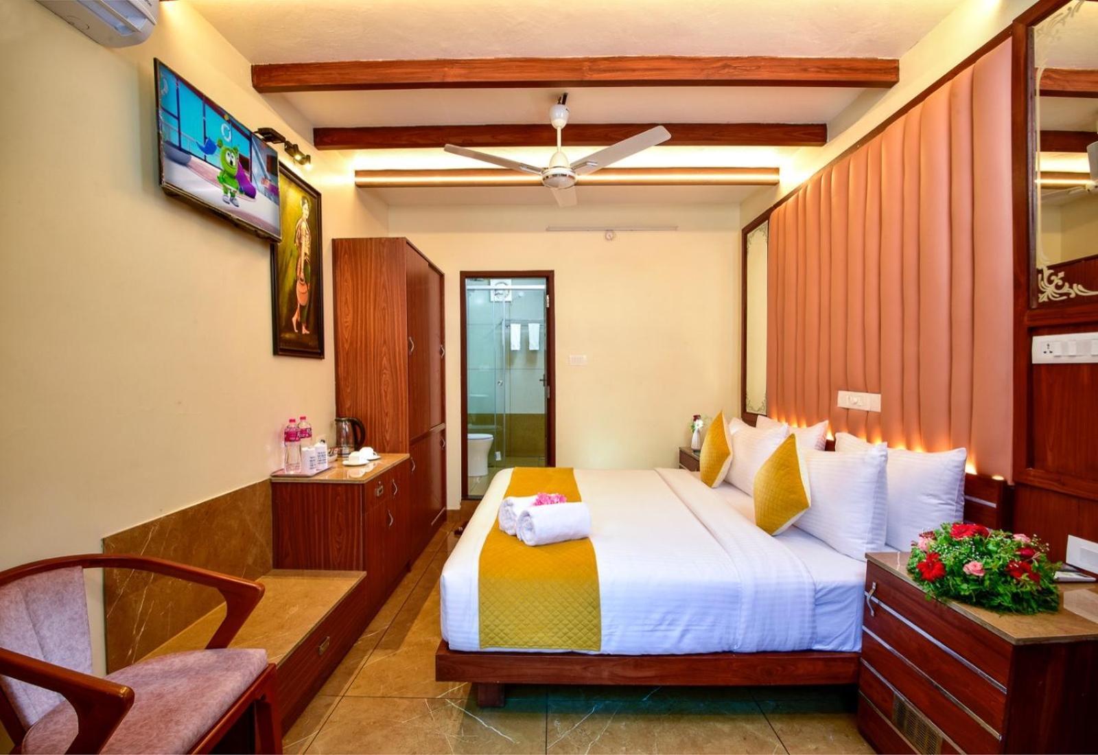 Krishnatheeram Ayur Holy Beach Resorts Varkala Exterior photo